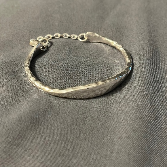 Susan Shaw Hammered silver plated bracelet - Picture 1 of 3